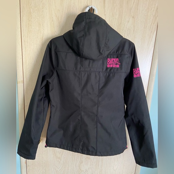 SUPERDRY Original Windtrekker Japan Black & pink Hooded Jacket Sz Medium - Picture 14 of 16